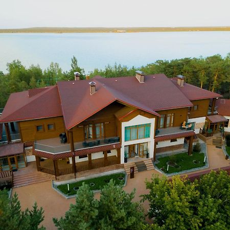 Дом У Озера Hotel โบโรโวเย ภายนอก รูปภาพ