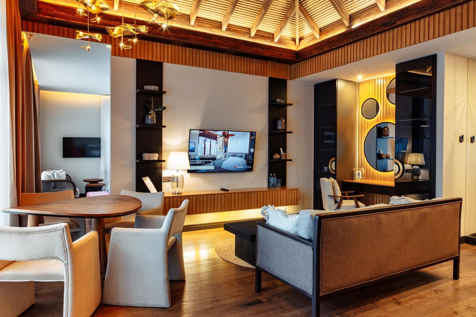 Дом У Озера Hotel โบโรโวเย ภายนอก รูปภาพ